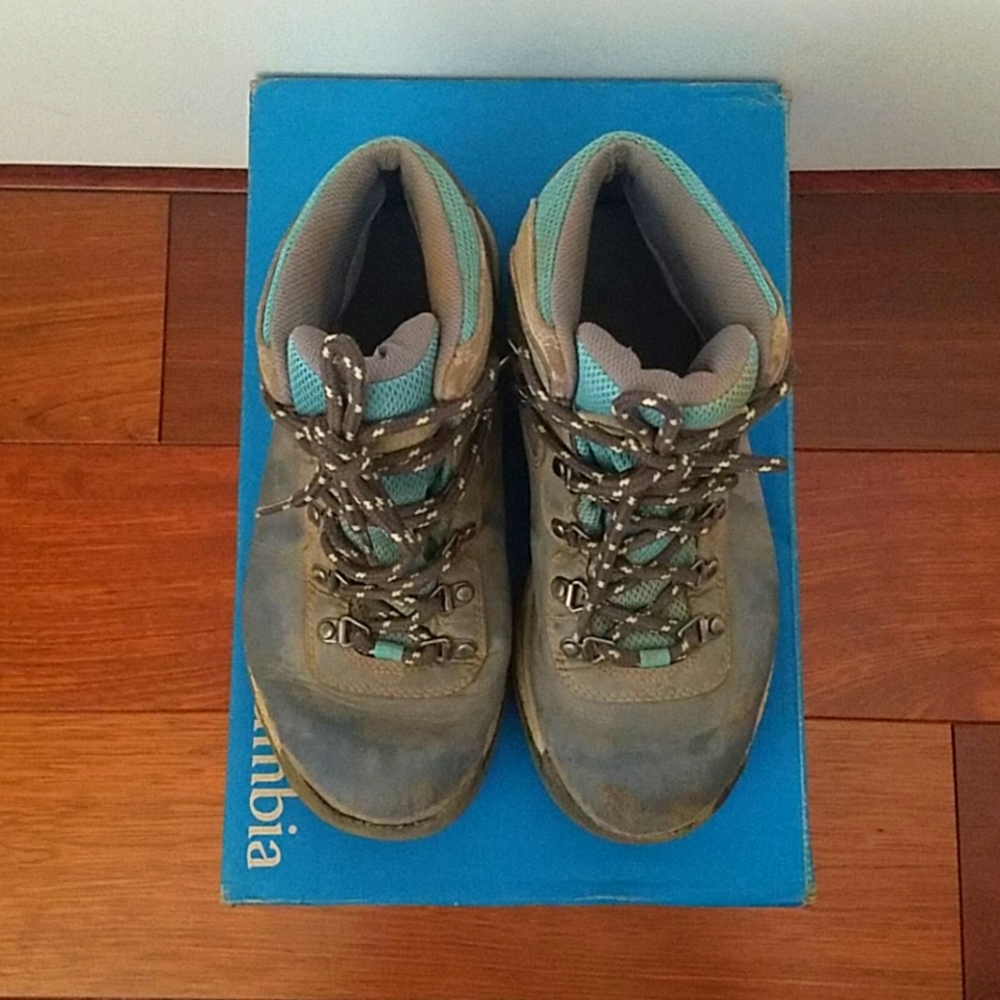 Columbia Gray/light blue hiking boots. Size 7. - Picture 6 of 6